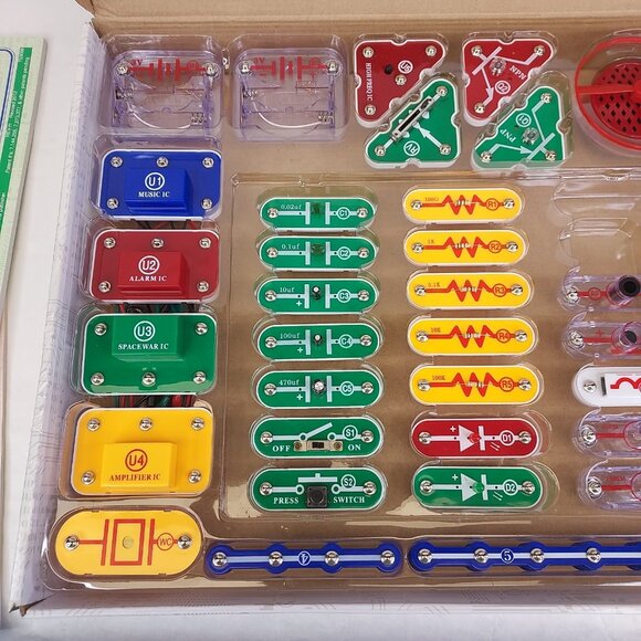 Snap Circuits Classic SC-300 Electronic Experiment Kit 300 Electric Projects Box - Picture 5 of 11